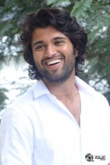Vijay Deverakonda Interview About Pelli Choopulu Movie